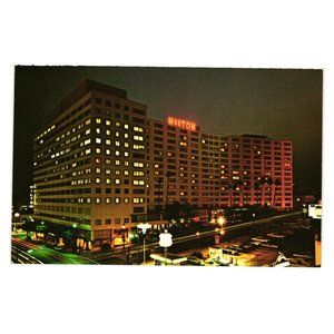 Vintage Postcard Plastichrome Los Angeles Hilton Wilshire Boulevard California